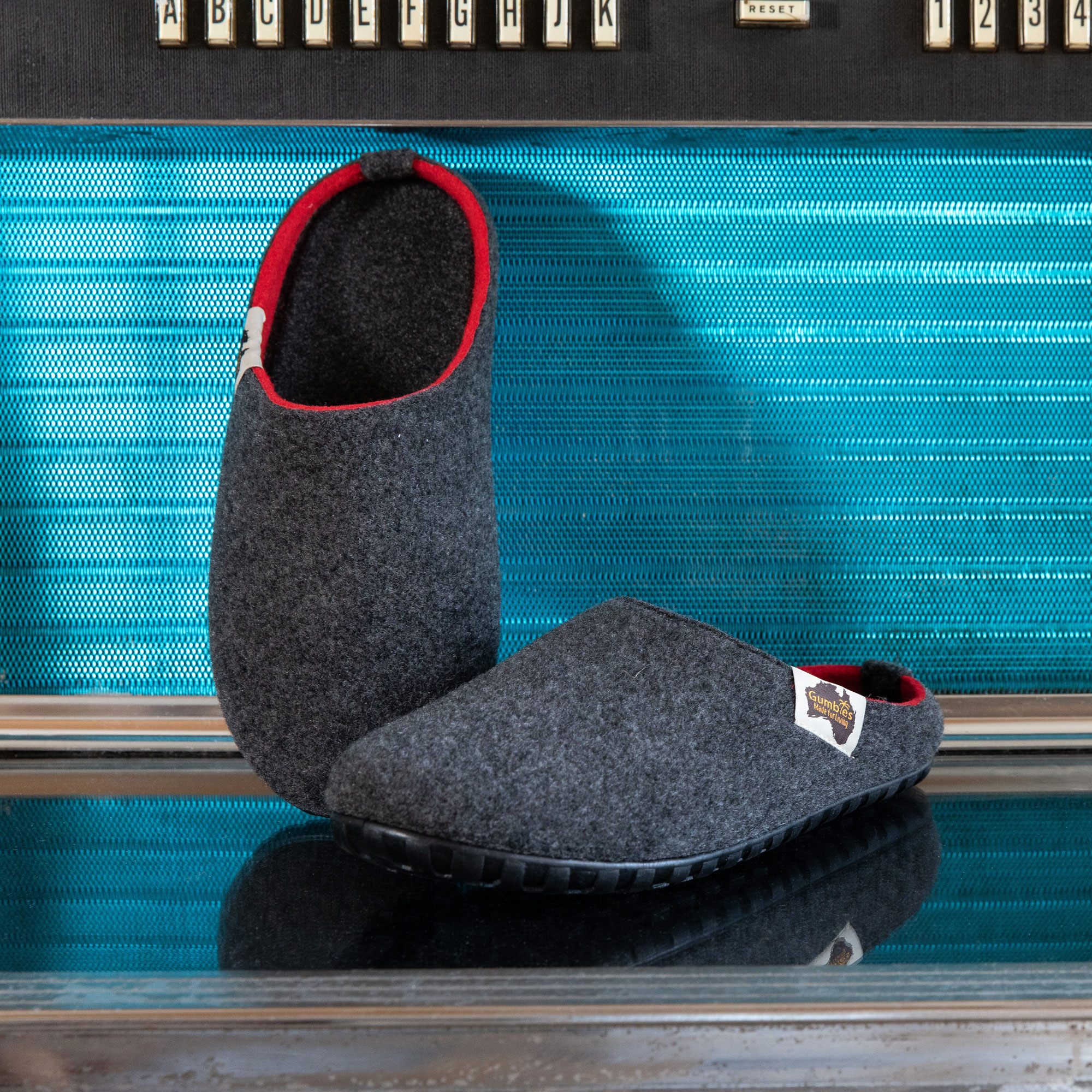 GUMBIES - Outback Slipper, CHARCOAL-RED